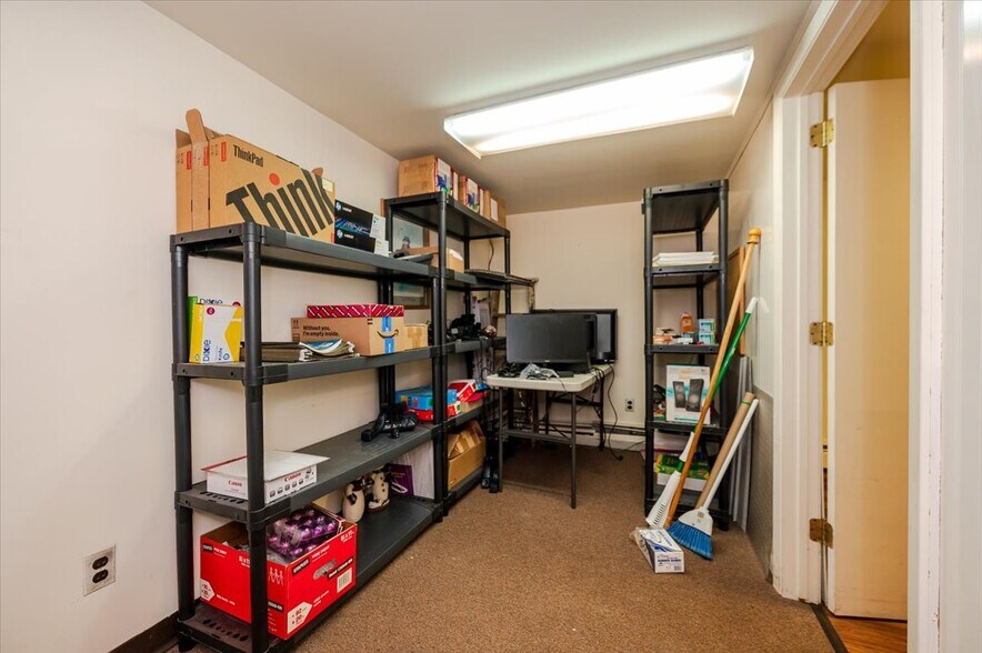 More Photos Of 930 Sunrise Hwy, North Babylon Office For Sale