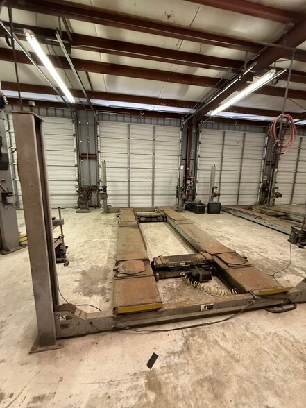 More Photos Of 4005 N Navarro St, Victoria Warehouse For Lease