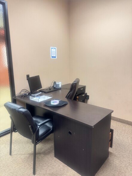 More Photos Of 7972 W Thunderbird Rd, Peoria Medical For Lease