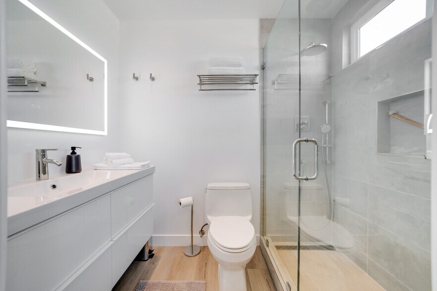 More Photos Of 2602 Pacific Ave, Venice Apartments For Sale