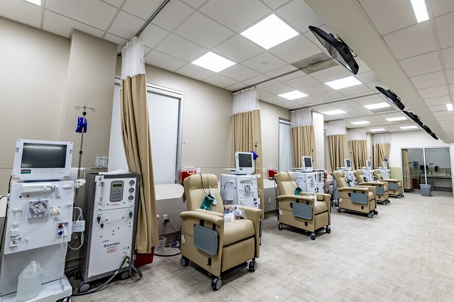More Photos Of 1510 S Central Ave, Glendale Medical For Sale