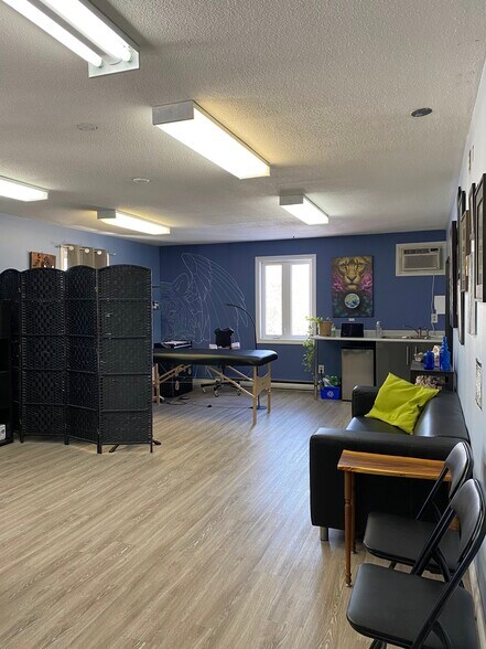 More Photos Of 455 Hazeldean Rd, Ottawa General Retail For Sale