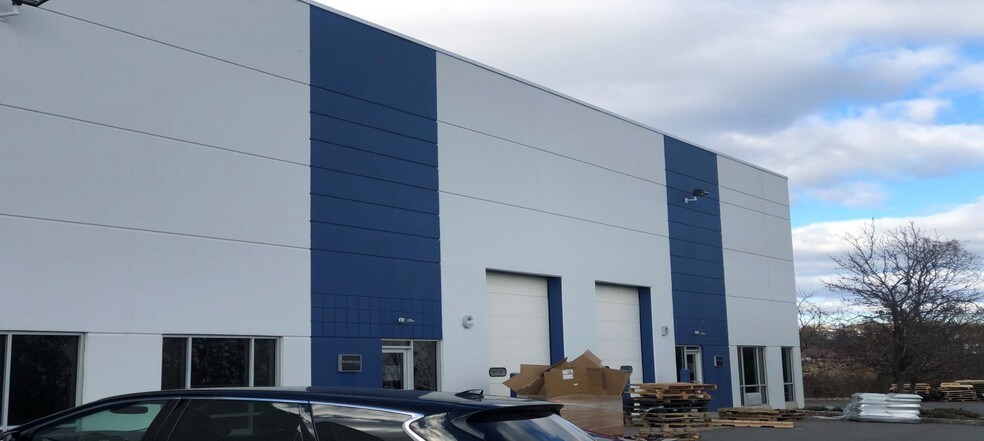 More Photos Of 135 Grand St, Carlstadt Warehouse For Lease