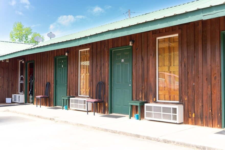 More Photos Of 21979 Highway 431, Wedowee Hotel For Sale
