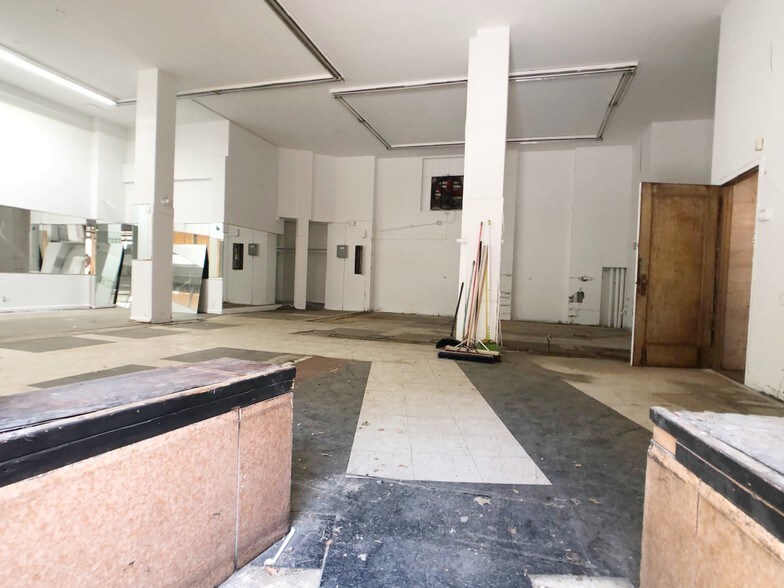 More Photos Of 1516 Unionport Rd, Bronx General Retail For Lease