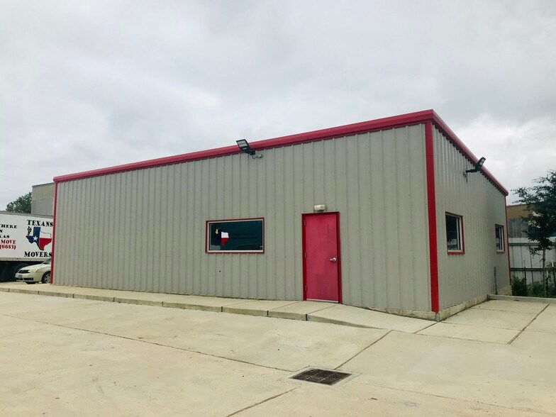 More Photos Of 6456 Cunningham Rd, Houston Industrial For Lease