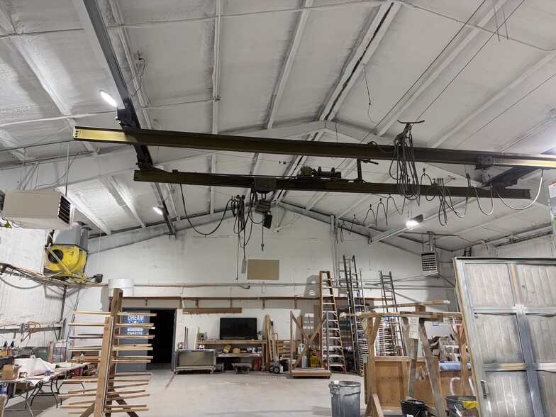 More Photos Of 8981 SE 76th Dr, Portland Industrial For Lease