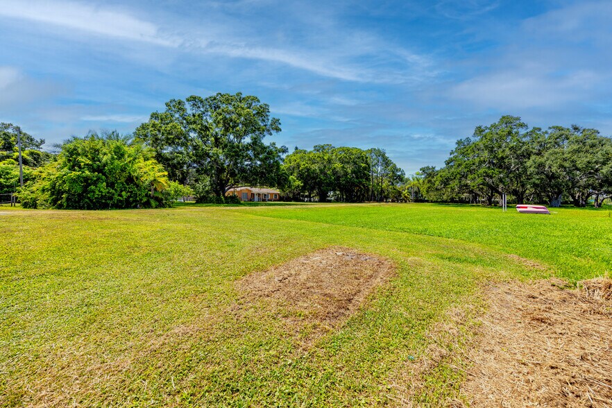 More Photos Of 12330 101st St, Largo Land For Sale