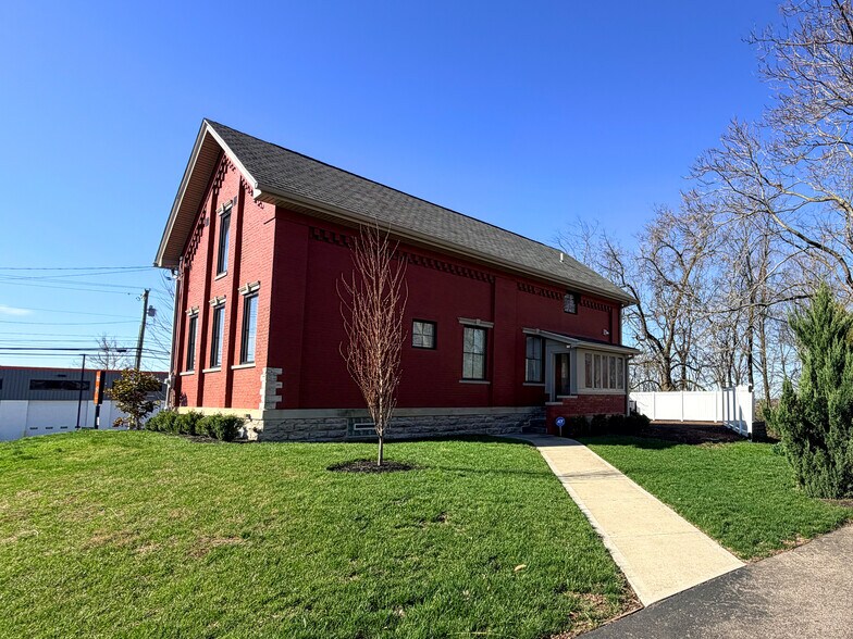 More Photos Of 3772 Hauck Rd, Cincinnati Loft Creative Space For Lease