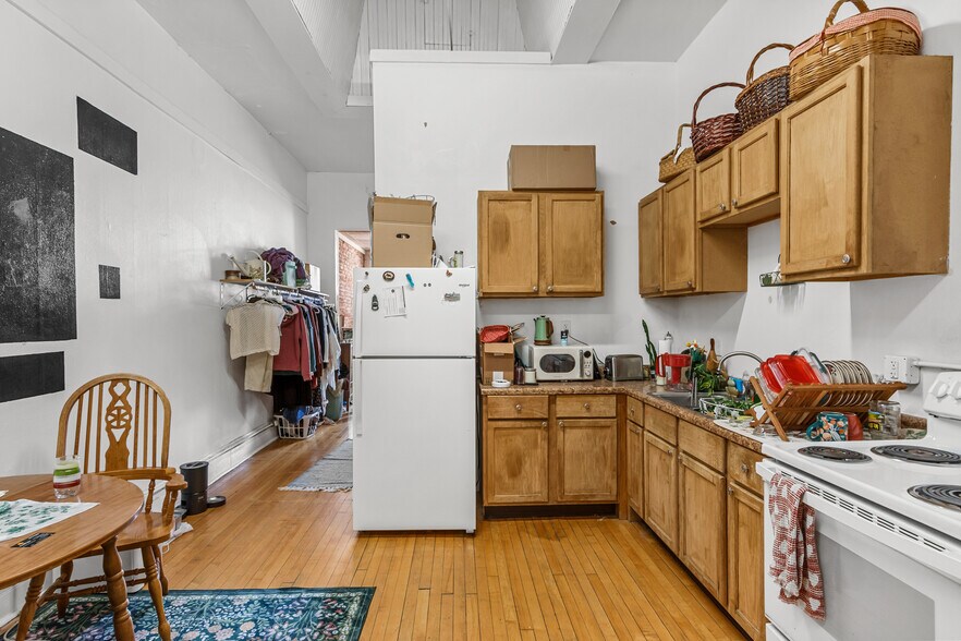 More Photos Of 927 Main St, Stevens Point Storefront Retail Residential For Sale