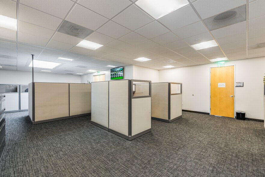 More Photos Of 780 Montague Expy, San Jose Showroom For Lease