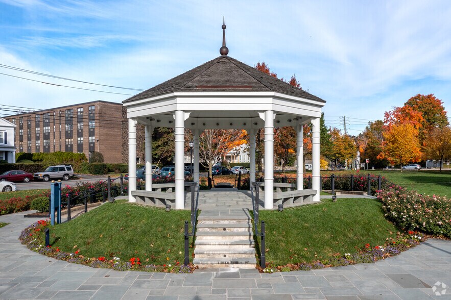 More Photos Of 71 East Ave, Norwalk Office For Lease