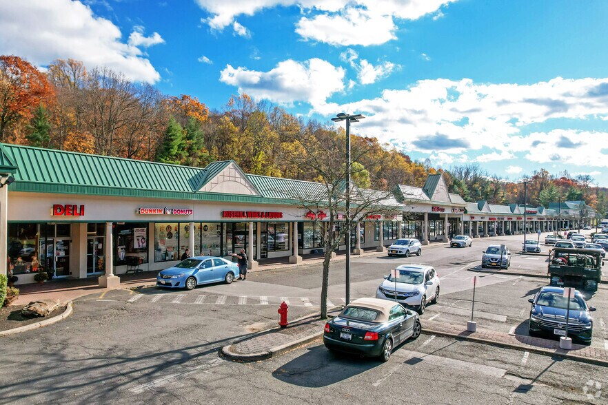 More Photos Of 610-666 Columbus Ave, Thornwood Storefront For Lease