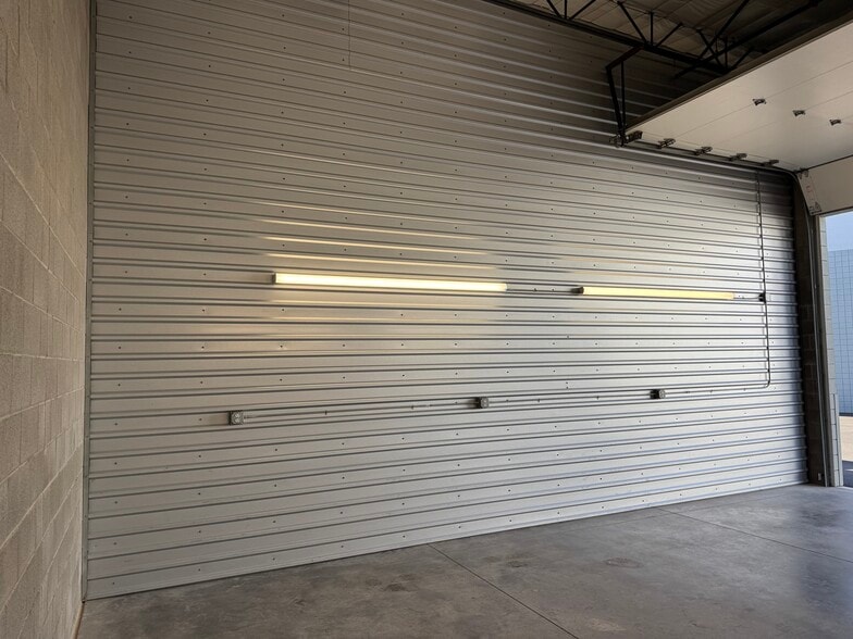 More Photos Of 31606 N Cave Creek Rd, Cave Creek Self Storage For Sale