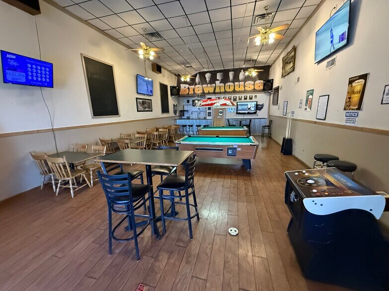 More Photos Of 127 S Broadway St, New Philadelphia Storefront Retail Office For Sale