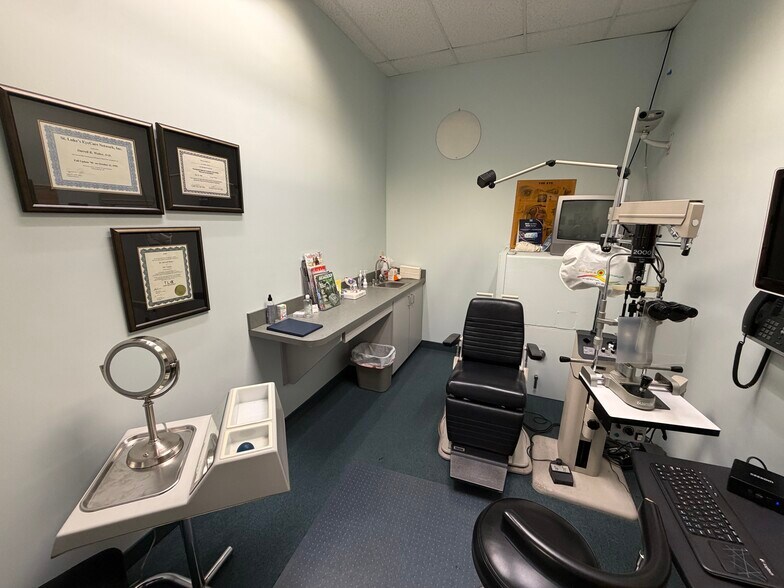More Photos Of 107 Kingsway Rd, Brandon Medical For Sale