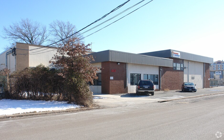 Primary Photo Of 665 Martin St, Rahway Distribution For Lease