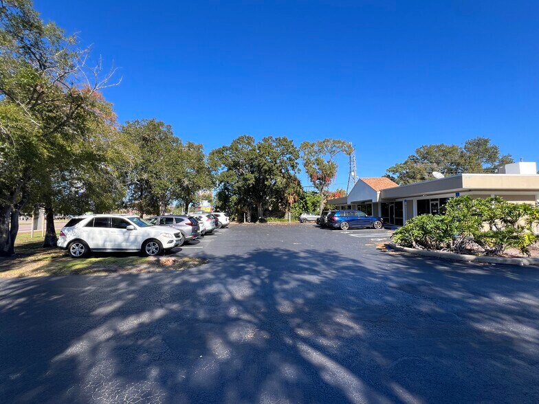 More Photos Of 13787 Belcher Rd, Largo Medical For Lease