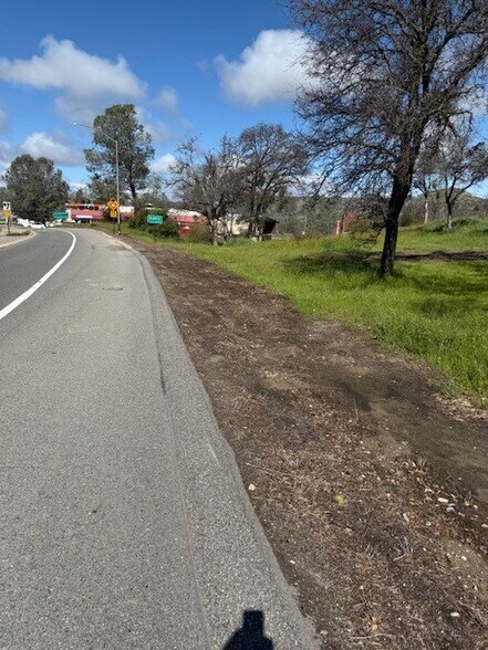 More Photos Of 29645 Auberry Rd, Prather Land For Sale