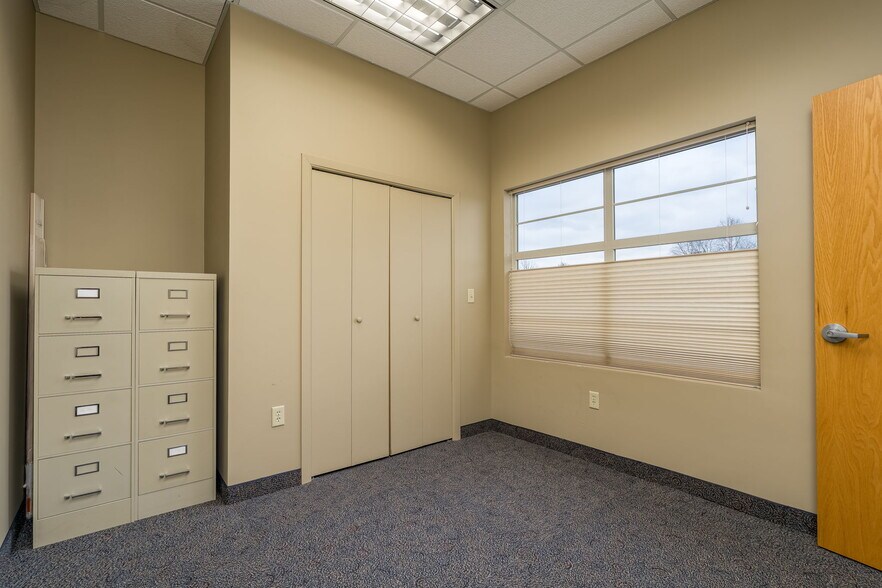 More Photos Of 120 Augusta Ct N, Mankato General Retail For Sale