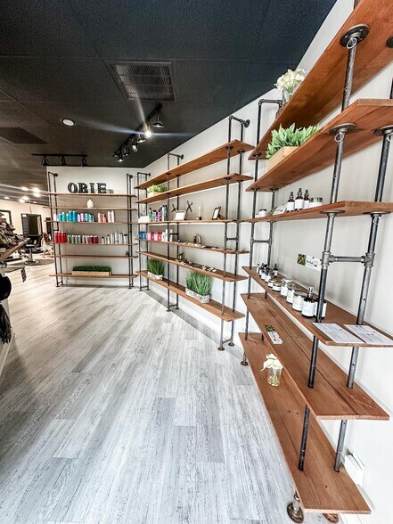 More Photos Of 4611 N Wheeling Ave, Muncie General Retail For Lease