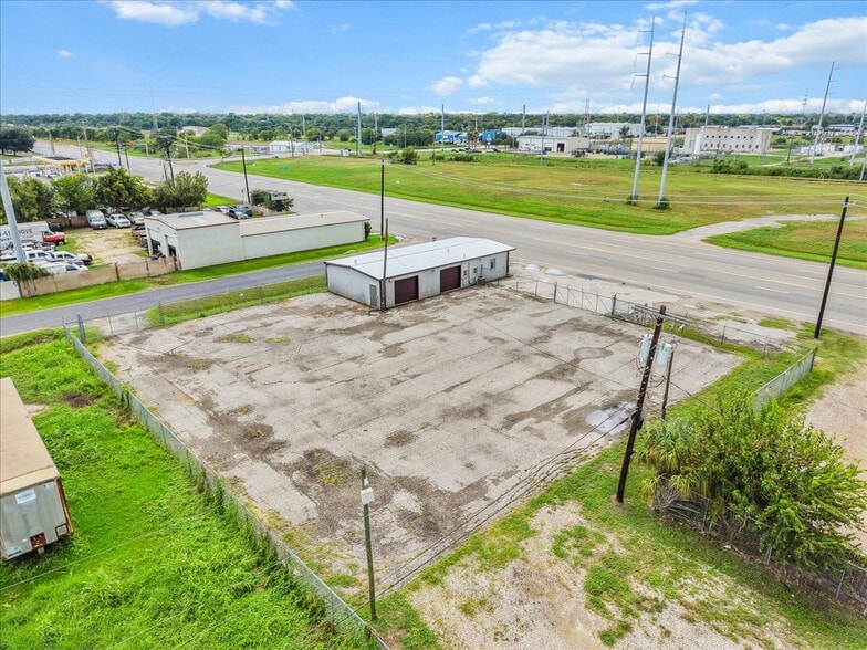 More Photos Of 230 Highway 146 S, Texas City Auto Dealership For Sale