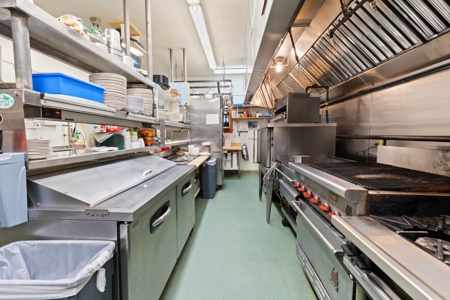 More Photos Of 52 Post Rd, Wells Restaurant For Sale