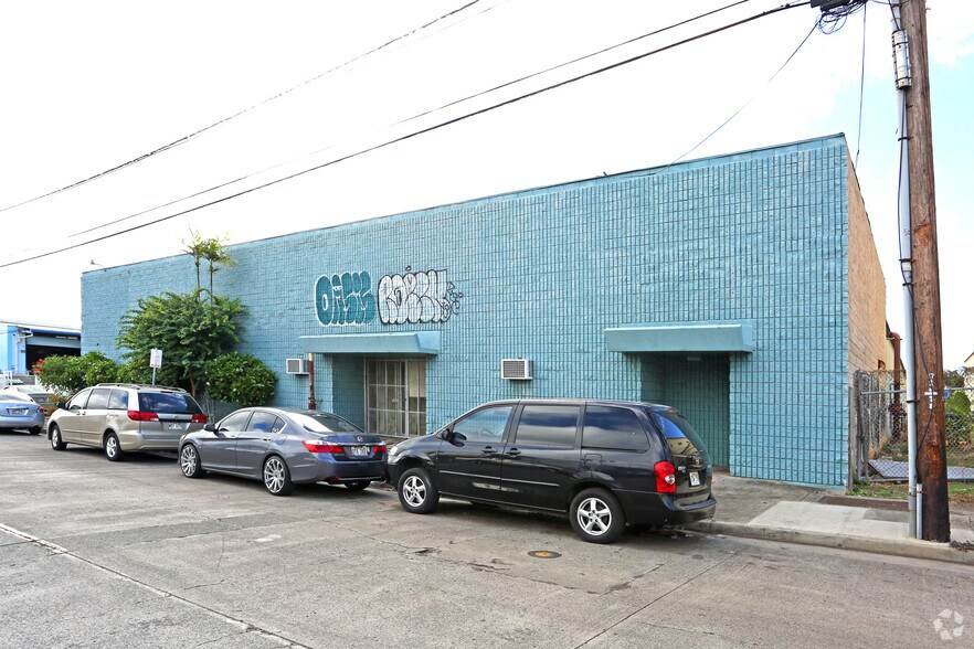 More Photos Of 94-061 Leokane St, Waipahu Warehouse For Lease
