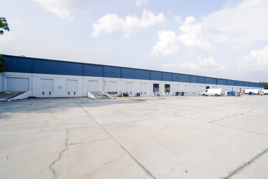 More Photos Of 975 Florida Central Pky, Longwood Unknown For Lease