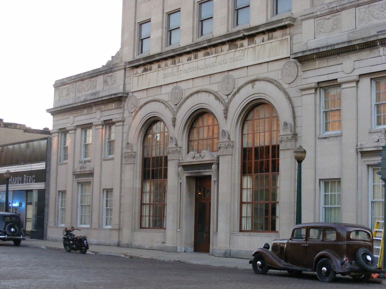 More Photos Of 404 N Main St, Oshkosh Office For Lease