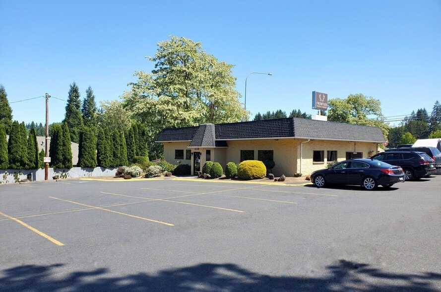 More Photos Of 4909 NE Hazel Dell Ave, Vancouver Restaurant For Sale