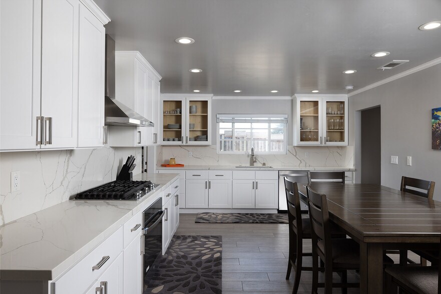 More Photos Of 7550-7552 Sandholdt Rd, Moss Landing Specialty For Sale