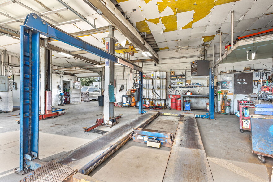 More Photos Of 9800 W Belmont Ave, Franklin Park Auto Repair For Sale
