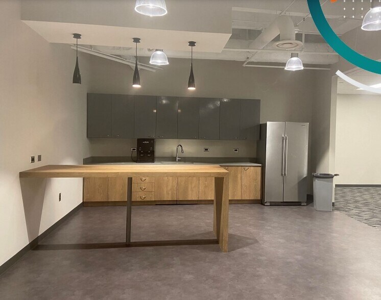 More Photos Of 3495 Piedmont Rd NE, Atlanta Office For Sale