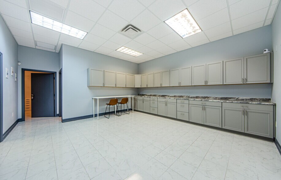 More Photos Of 3937 Tampa Rd, Oldsmar Medical For Lease