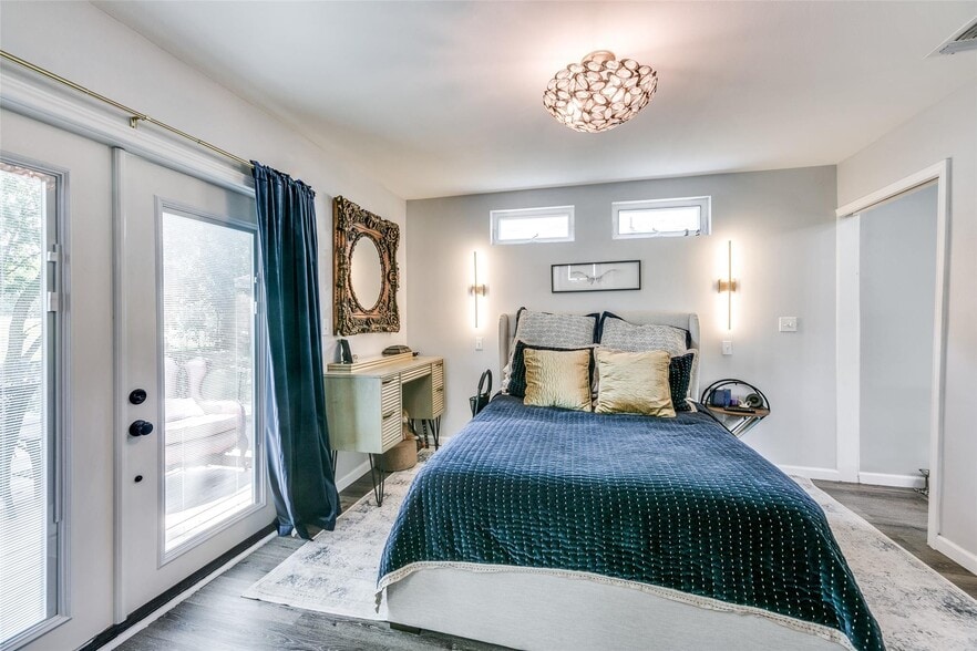 More Photos Of 407 E Broad St, Forney Office Residential For Sale