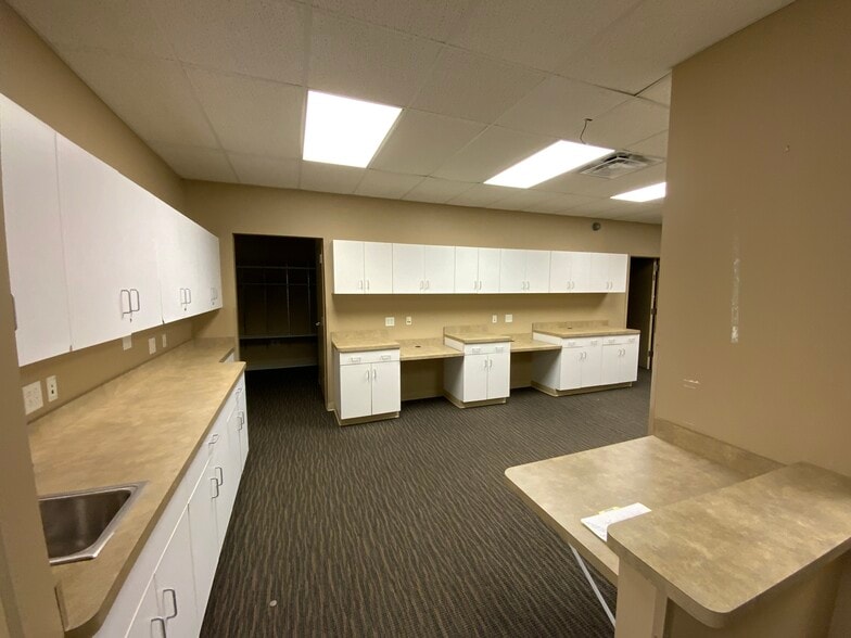 More Photos Of 3436-3500 Granite Cir, Toledo Medical For Lease