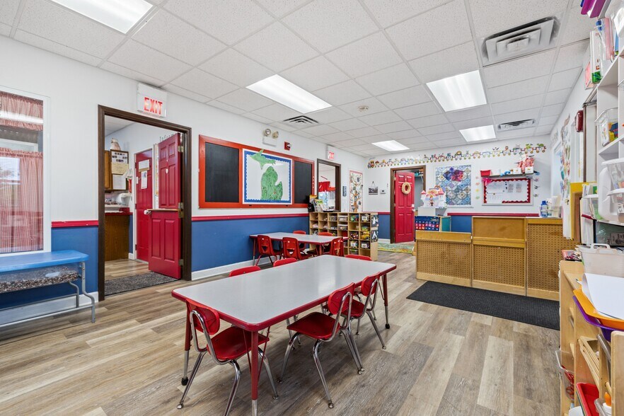 More Photos Of 7739 Clyde Rd, Fenton Specialty For Sale