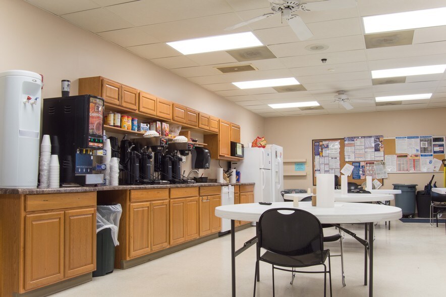 More Photos Of 14306 Industrial Rd, Omaha Light Manufacturing For Sale