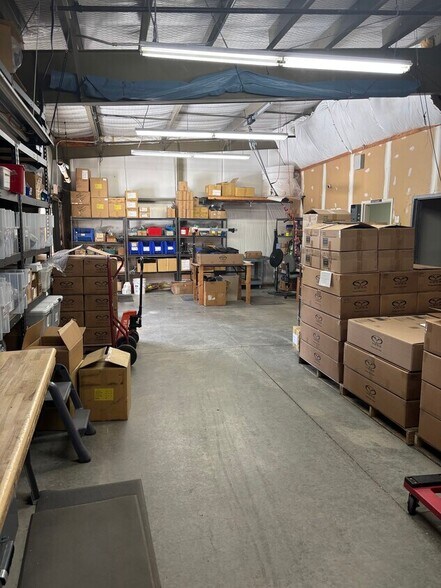 More Photos Of 30 Boston Ct, Essex Junction Warehouse For Lease