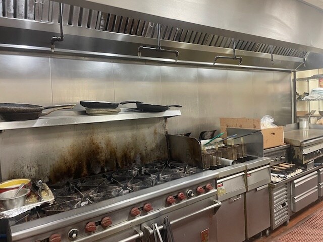 More Photos Of 381 Avenel St, Avenel Restaurant For Lease