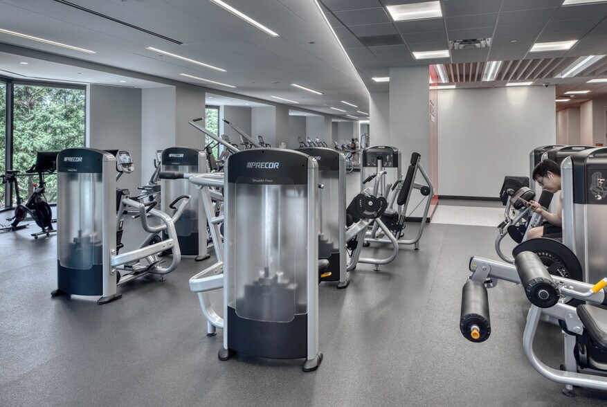 More Photos Of 2001 Ross Ave, Dallas Office For Lease