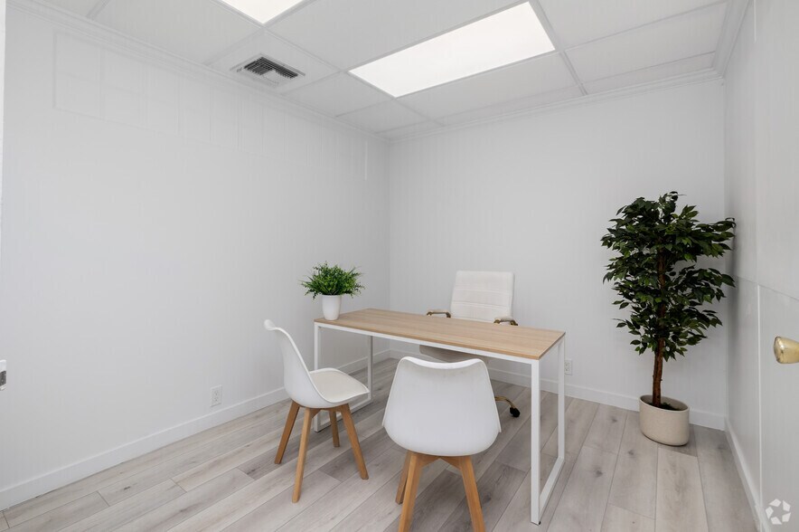 More Photos Of 11520 Jefferson Blvd, Culver City Light Distribution For Sale