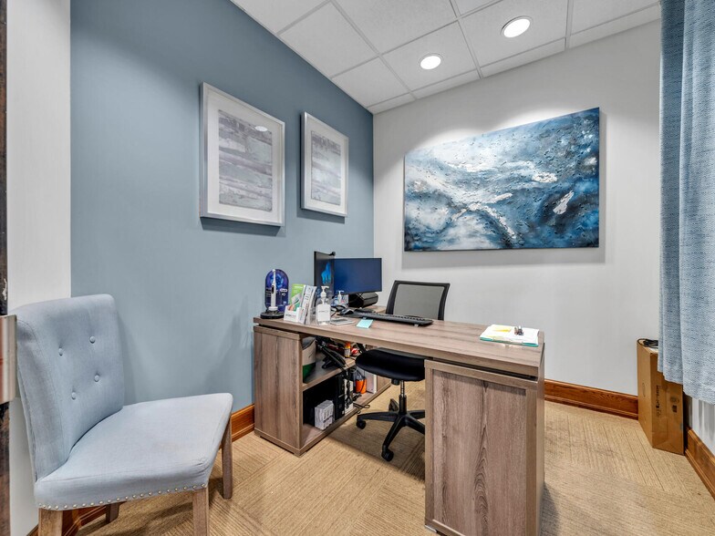 More Photos Of 4635 Gulfstarr Dr, Destin Medical For Sale