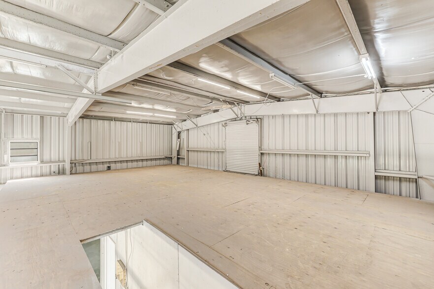 More Photos Of 1911 Dana Dr, Fort Myers Warehouse For Sale