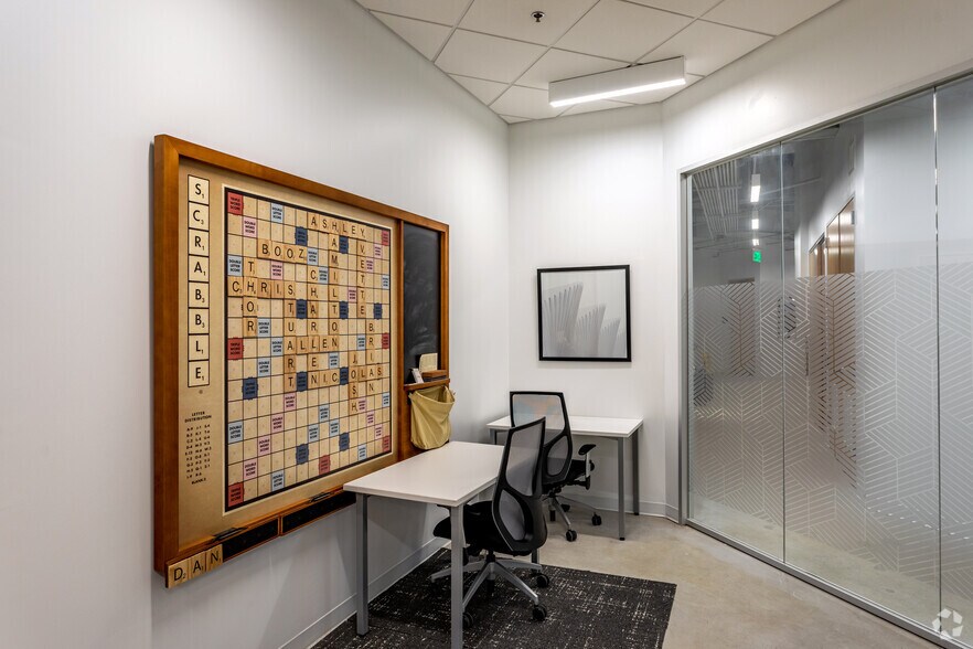 More Photos Of 101 N Tryon St, Charlotte Office For Lease