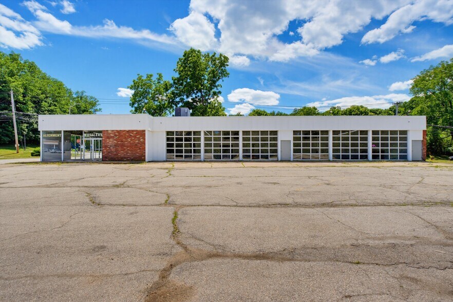 Primary Photo Of 1366 E Main St, Shrub Oak Unknown For Lease