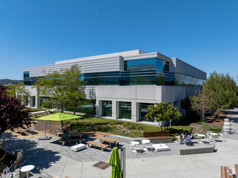 More Photos Of 1400 Bridge Pky, Redwood City Research And Development For Lease
