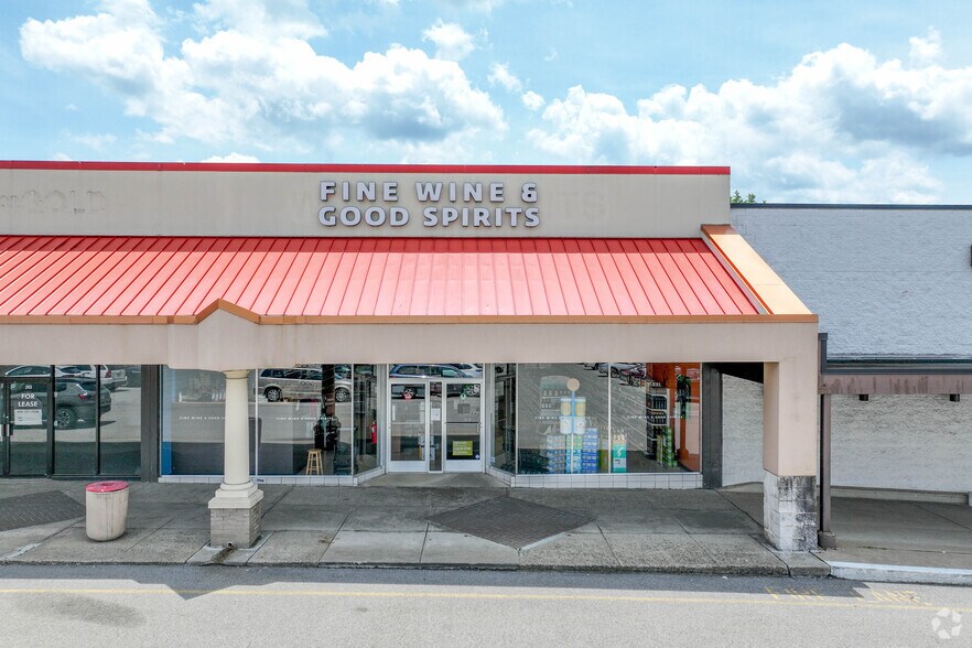 More Photos Of 200-300 Hillcrest Shopping Ctr, New Kensington Unknown For Lease