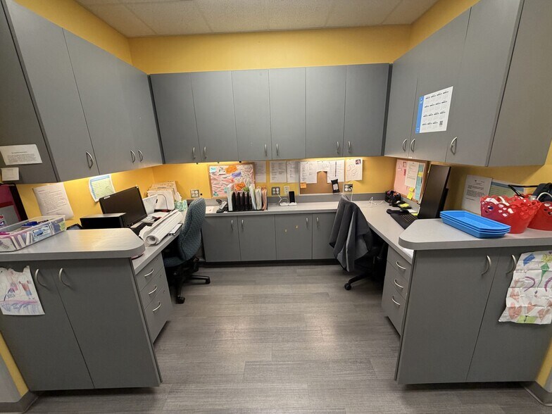 More Photos Of 829 Davis St, Blacksburg Medical For Sale